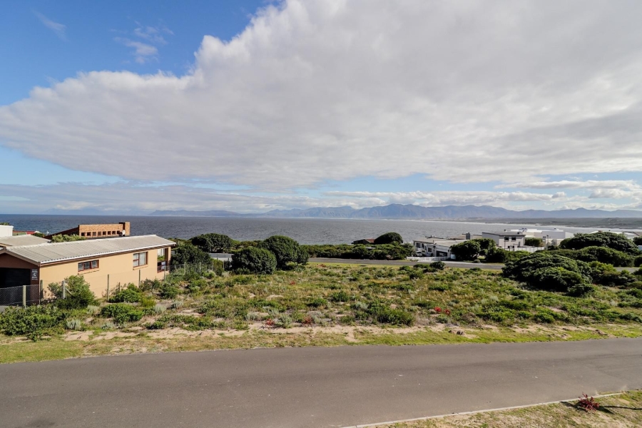 4 Bedroom Property for Sale in De Kelders Western Cape